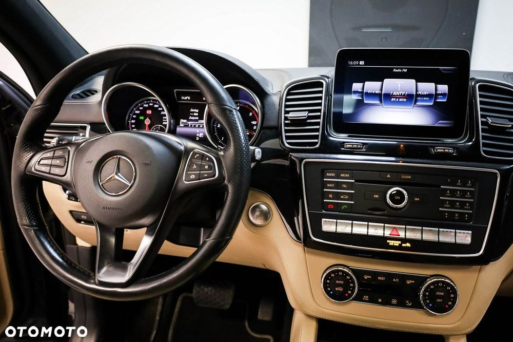 Mercedes-Benz GLE - 26