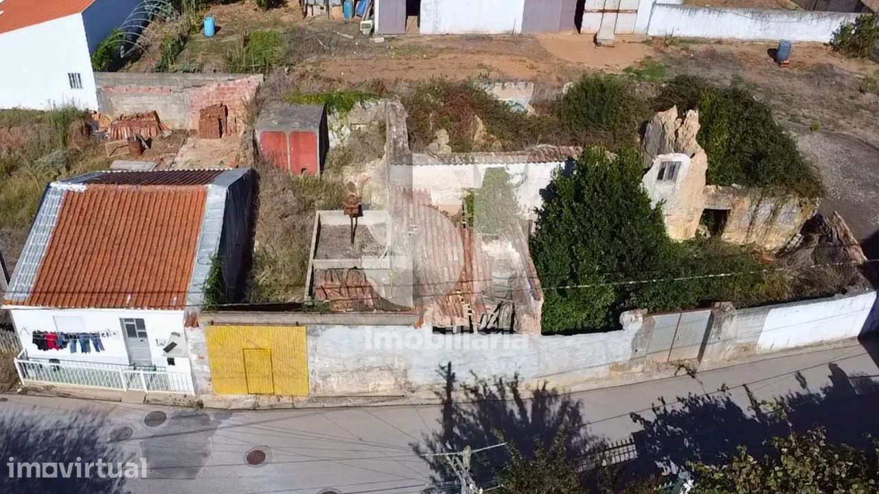 Moradia em Ruínas para Recuperar - Terreno com 304 m² - Grande imagem: 3/22