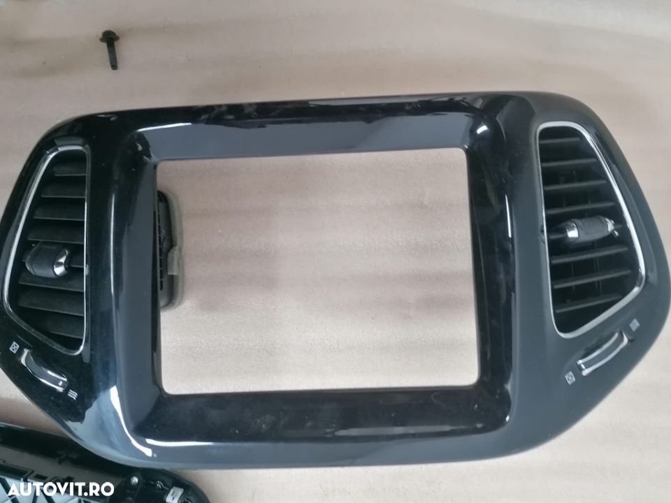 Panou grile ventilatie centrale jeep compass 2017-2020 cod 5ut63dx8ab