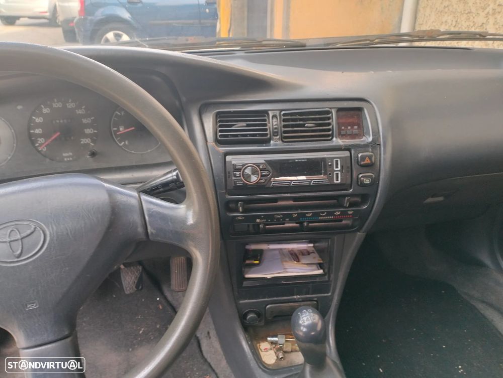 Toyota Corolla - 1