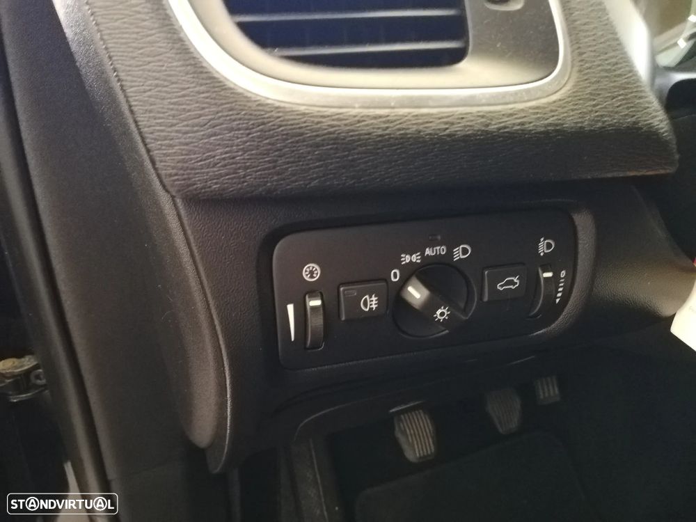 Volvo V40 D2 Momentum - 17