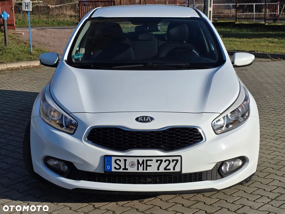 Kia Ceed 1.4 CVVT Fifa World Cup Edition - 5