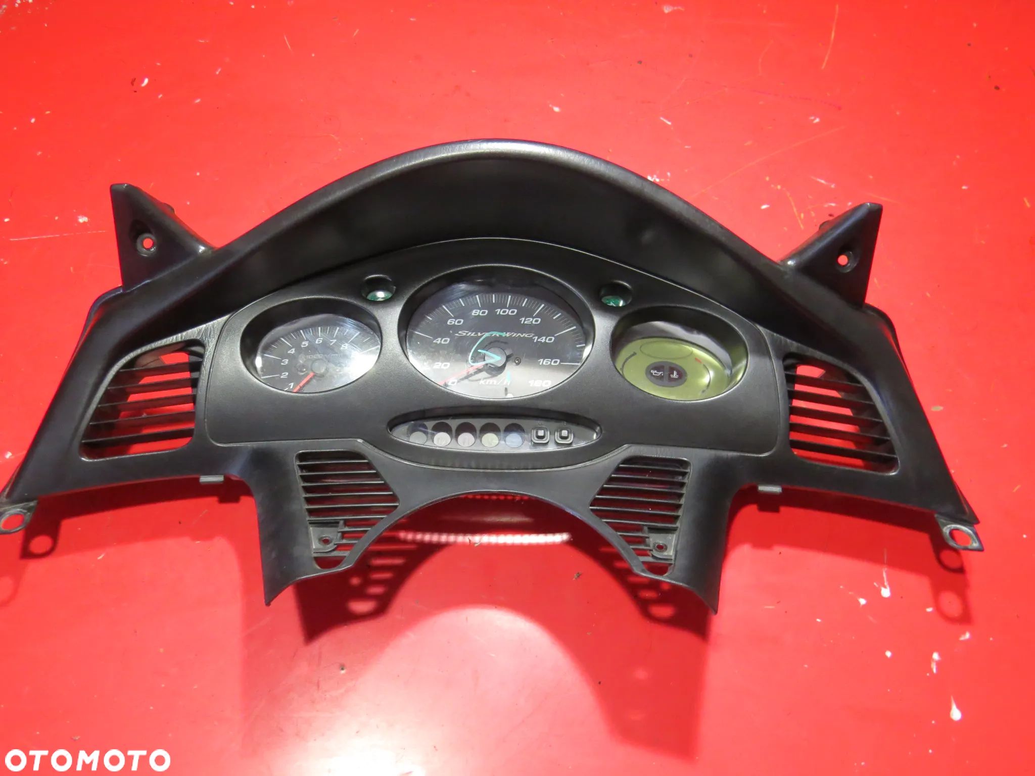 HONDA SILVER WING 400 650 SILVERWING FJS  ZAŚLEPKA plastik wypełnienie - 1