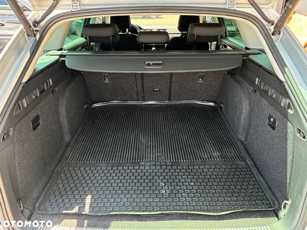 Skoda Superb 2.0 TDI SCR Style DSG - 35