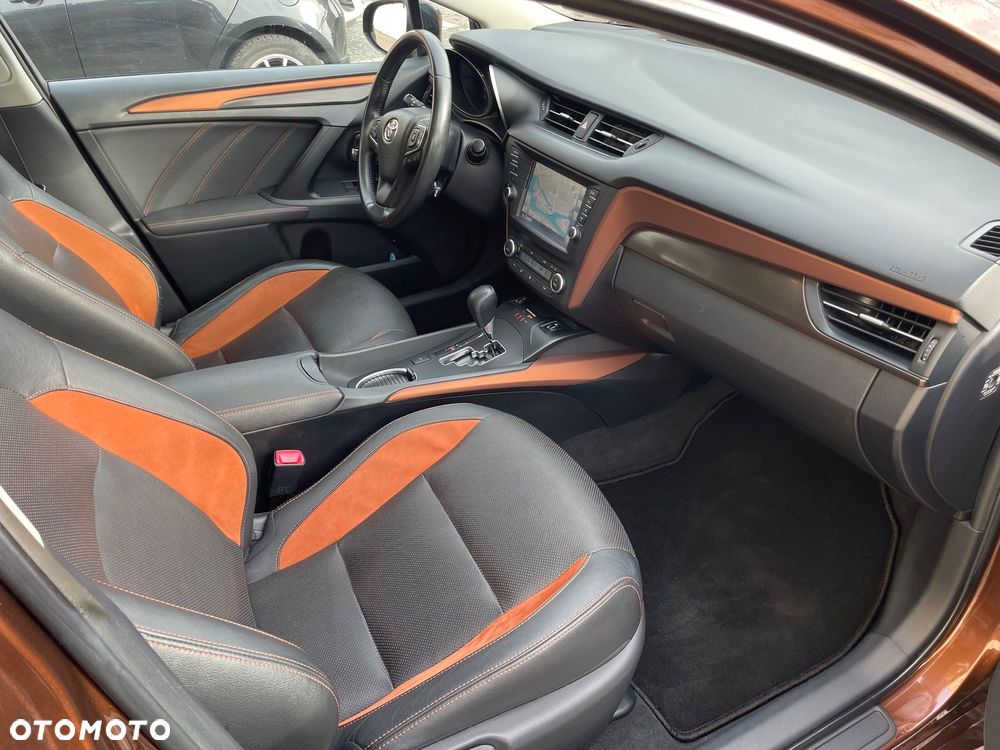 Toyota Avensis 2.0 Premium MS - 19