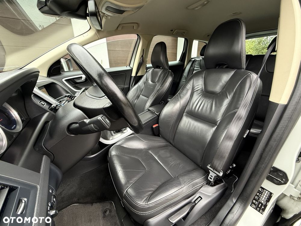 Volvo XC 60 DRIVe R Design - 15