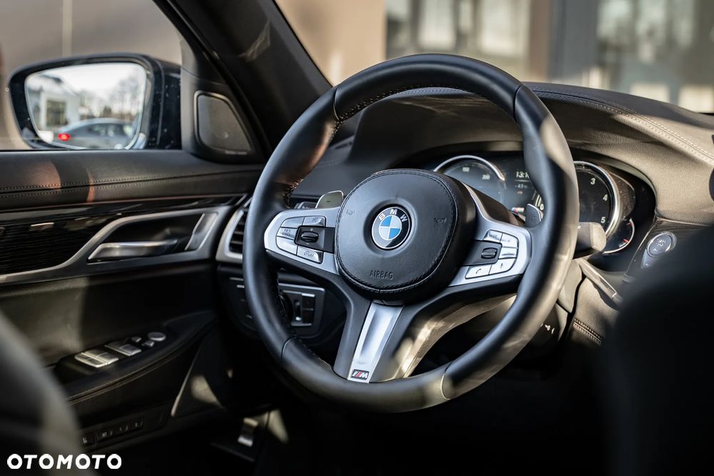 BMW Seria 7 740d xDrive sport - 37