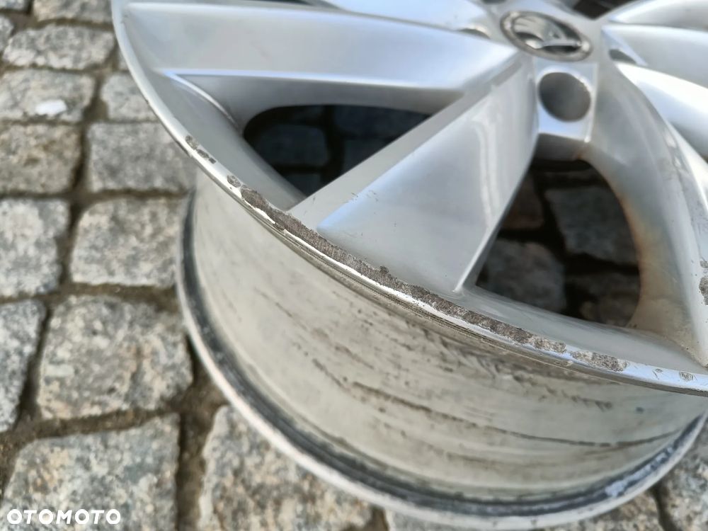 Felga aluminiowa 18 Skoda Superb 3 III 8Jx18H2 ET44 3V0601025AL - 10
