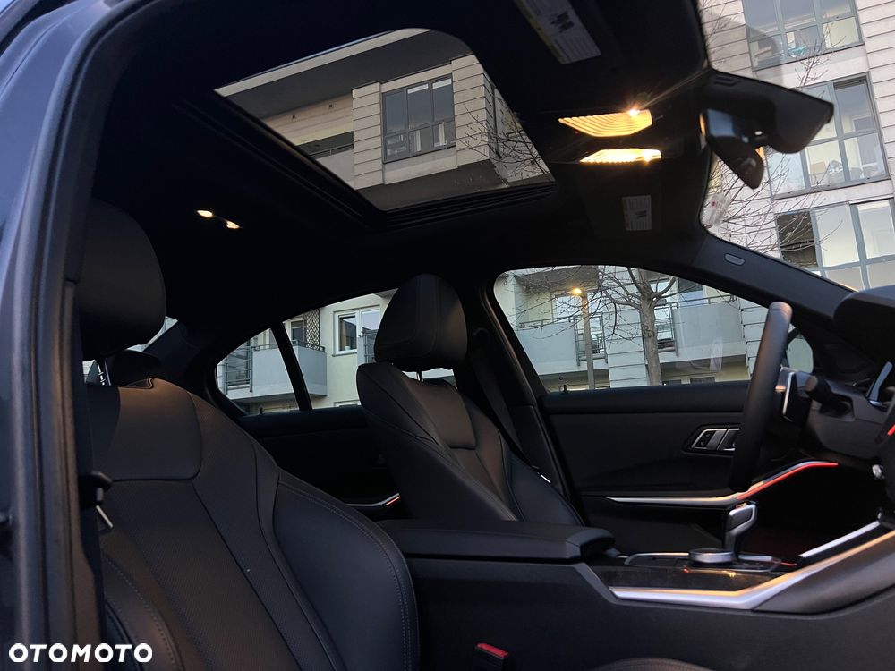 BMW Seria 3 330i M Sport - 15