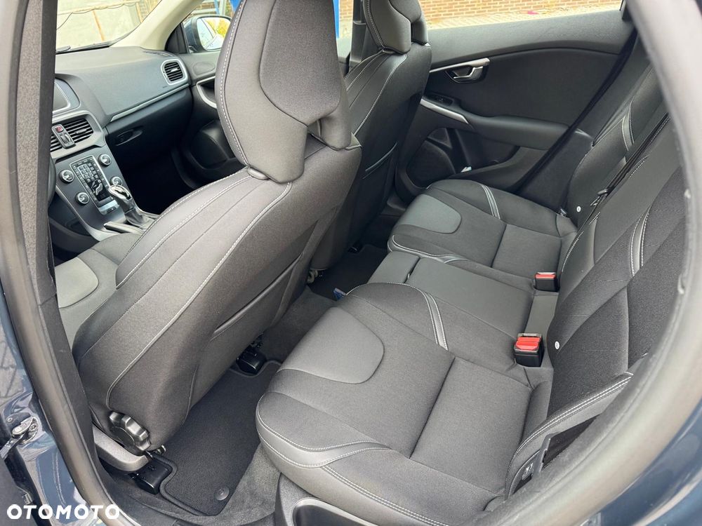 Volvo V40 T3 Drive-E Momentum - 9