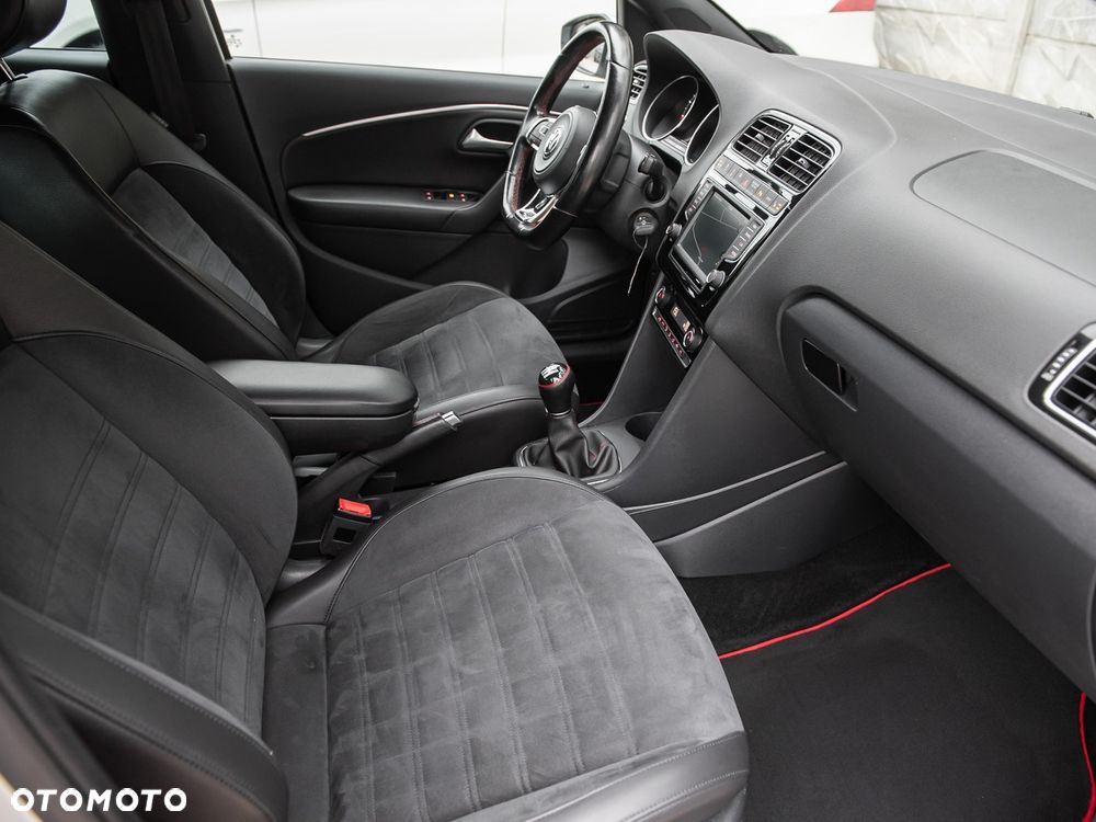 Volkswagen Polo 1.8 TSI (Blue Motion Technology) GTI - 29