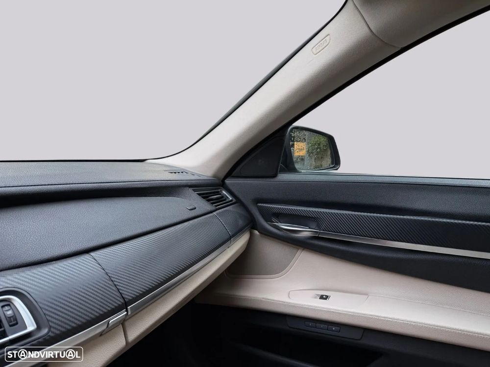 BMW 740 - 32