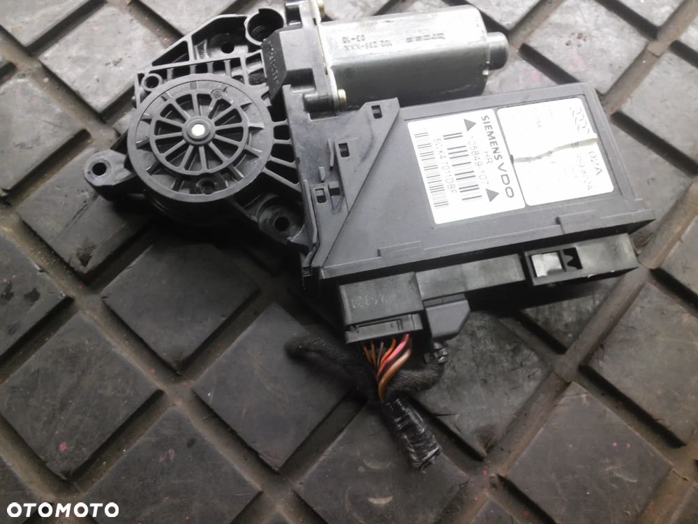 AUDI A4 B6 SILNICZEK PODNOŚNIK SZYBY PRAWY TYŁ 8E0959802A POSIADAM 2 SZT - 5