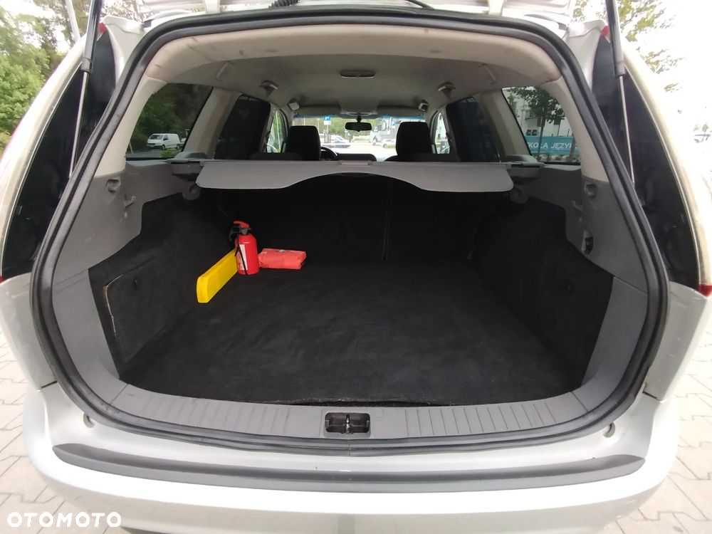 Ford Focus 1.6 TDCi DPF Titanium - 8