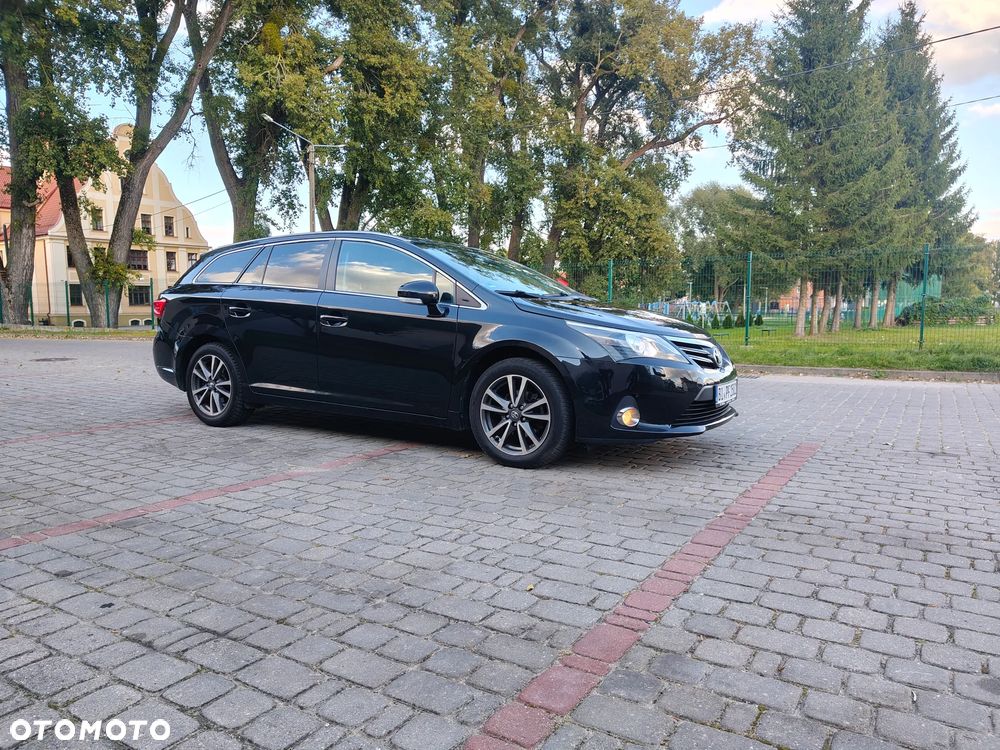 Toyota Avensis Combi 1.8 Executive - 27
