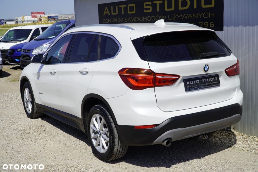 BMW X1 sDrive18d Advantage sport - 4