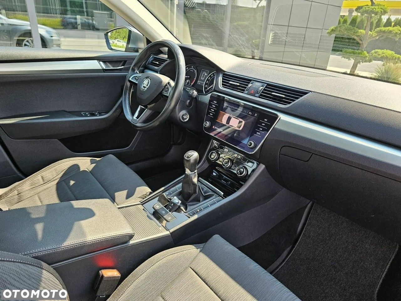 Skoda Superb 2.0 TDI SCR Style - 32