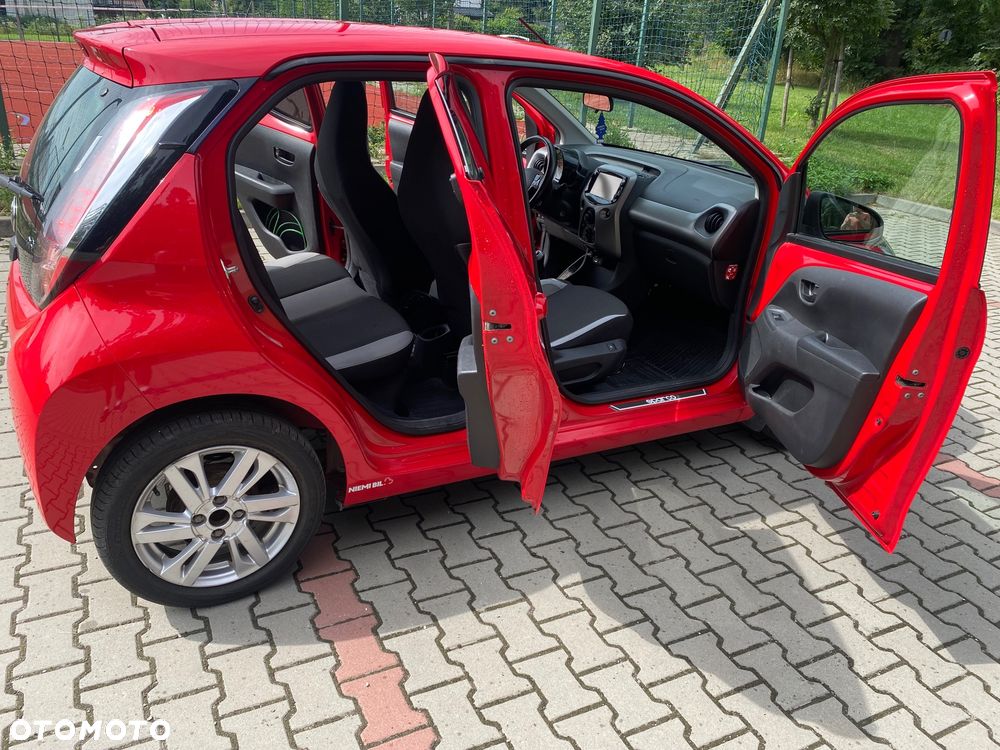 Toyota Aygo x-play touch - 15