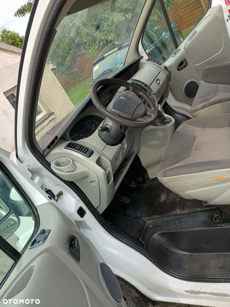 Renault Trafic - 11