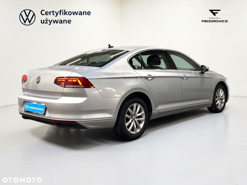 Volkswagen Passat - 9