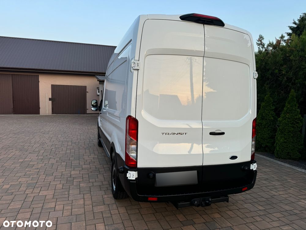 Ford Transit - 12