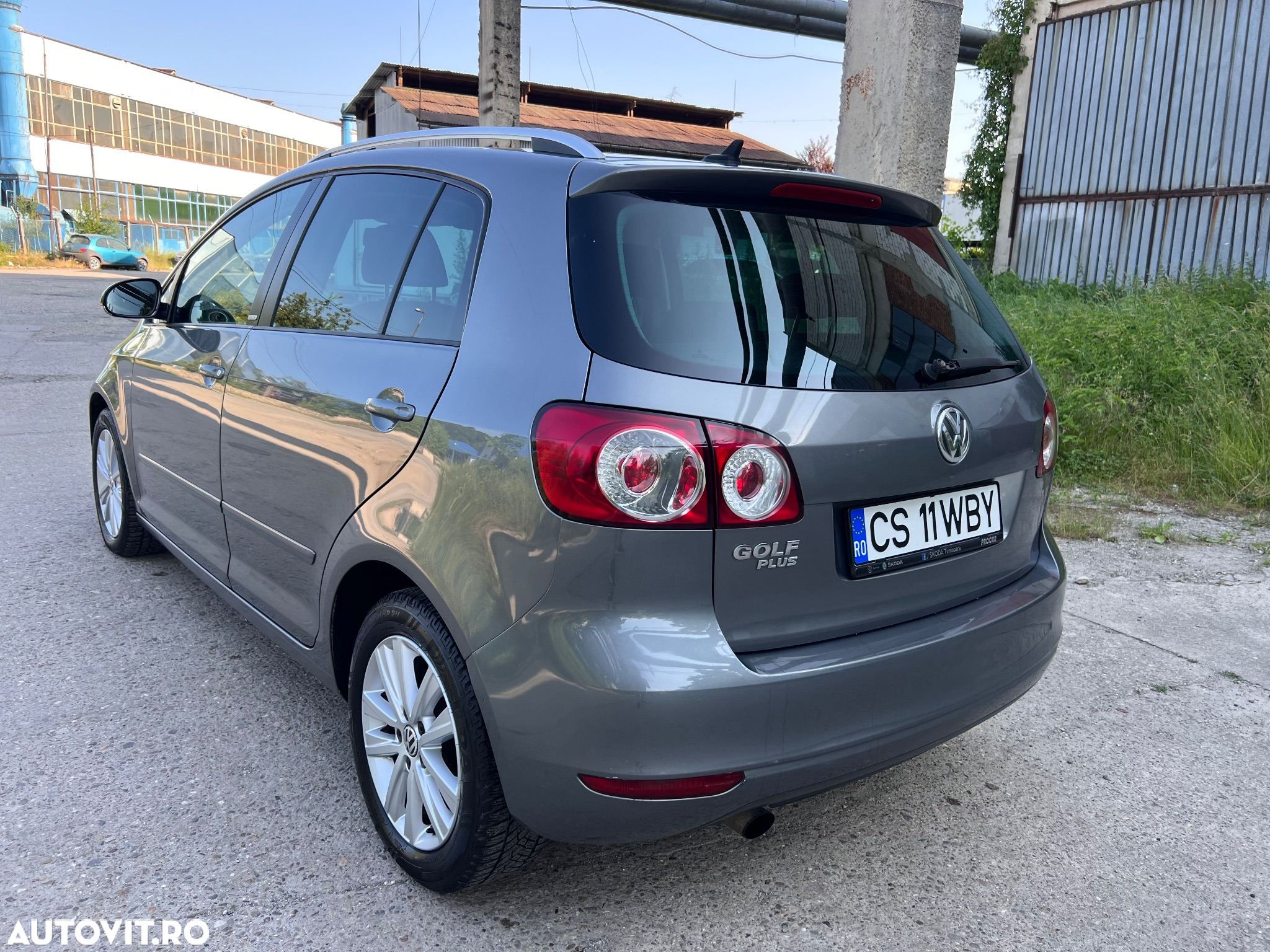 Volkswagen Golf Plus 1.6 TDI DPF Style - 10