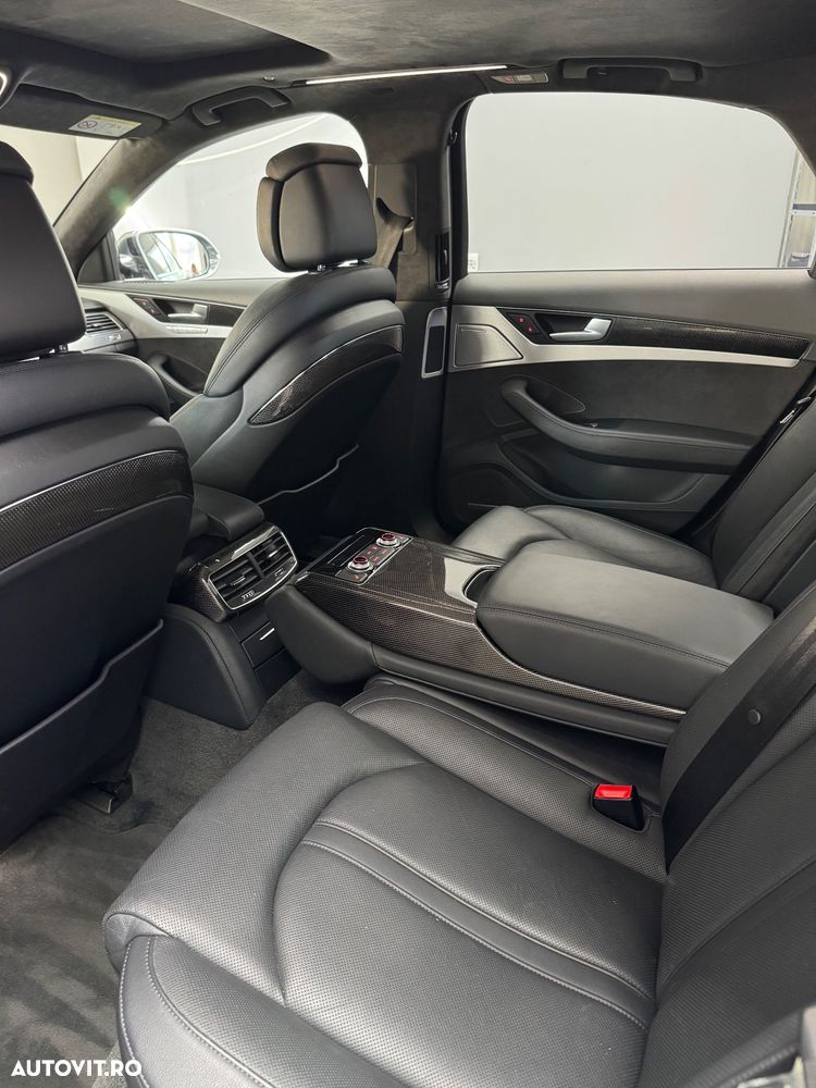 Audi S8 - 16