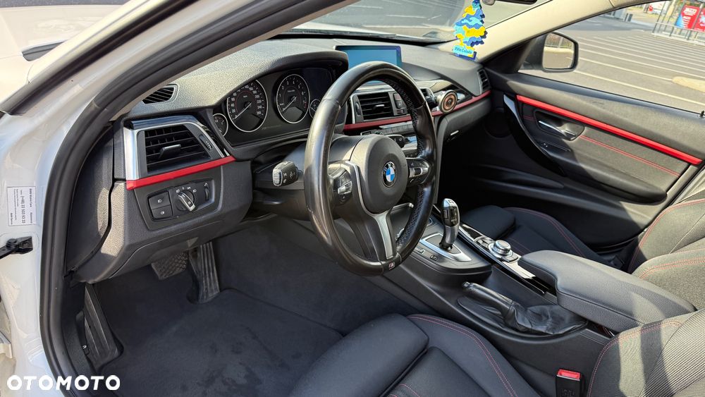 BMW Seria 3 318i Sport Line - 12