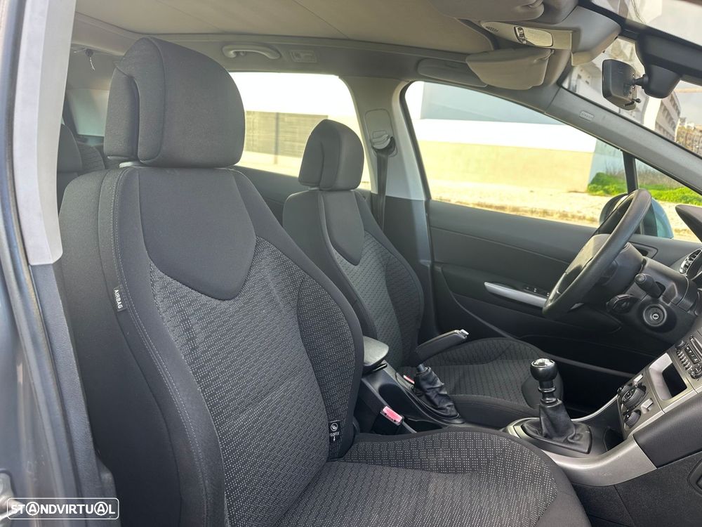 Peugeot 308 1.6 HDi Executive CVM6 - 12