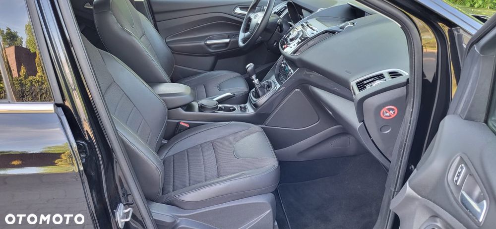 Ford Kuga 1.6 EcoBoost 2x4 Titanium - 11