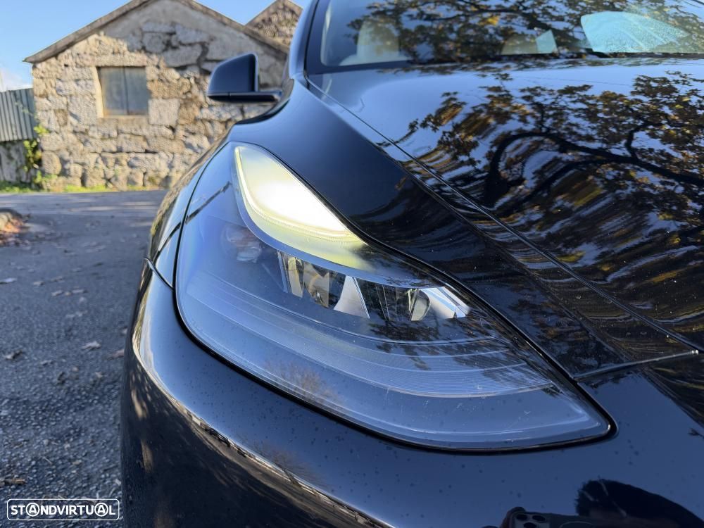 Tesla Model Y Long Range Dual Motor AWD - 12