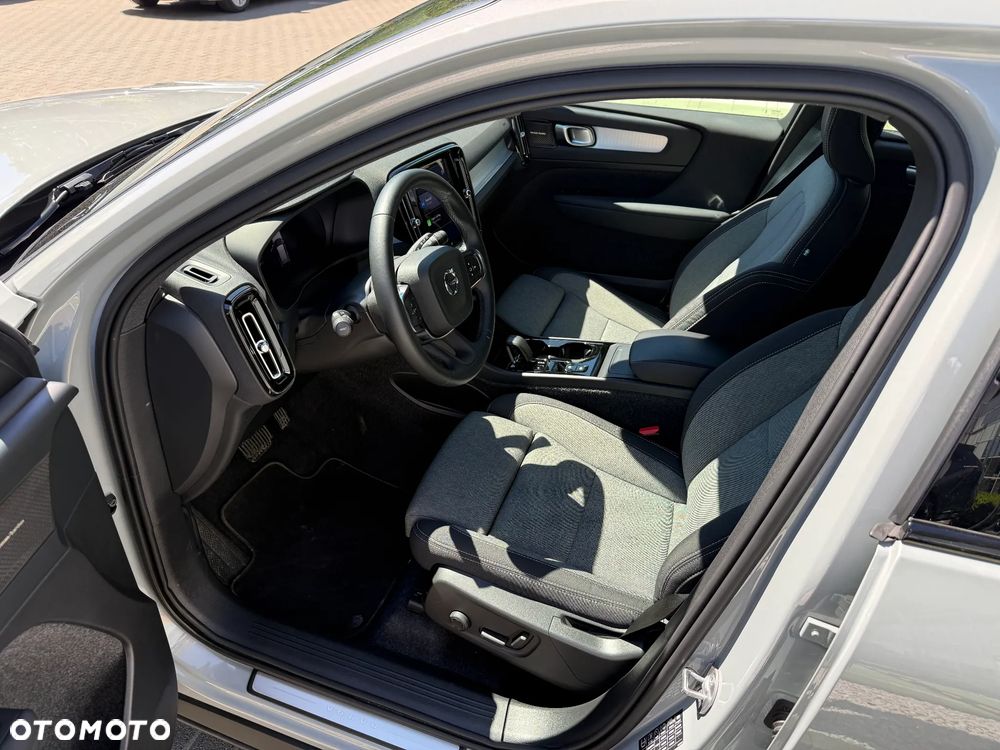 Volvo XC 40 B3 Plus Dark - 9