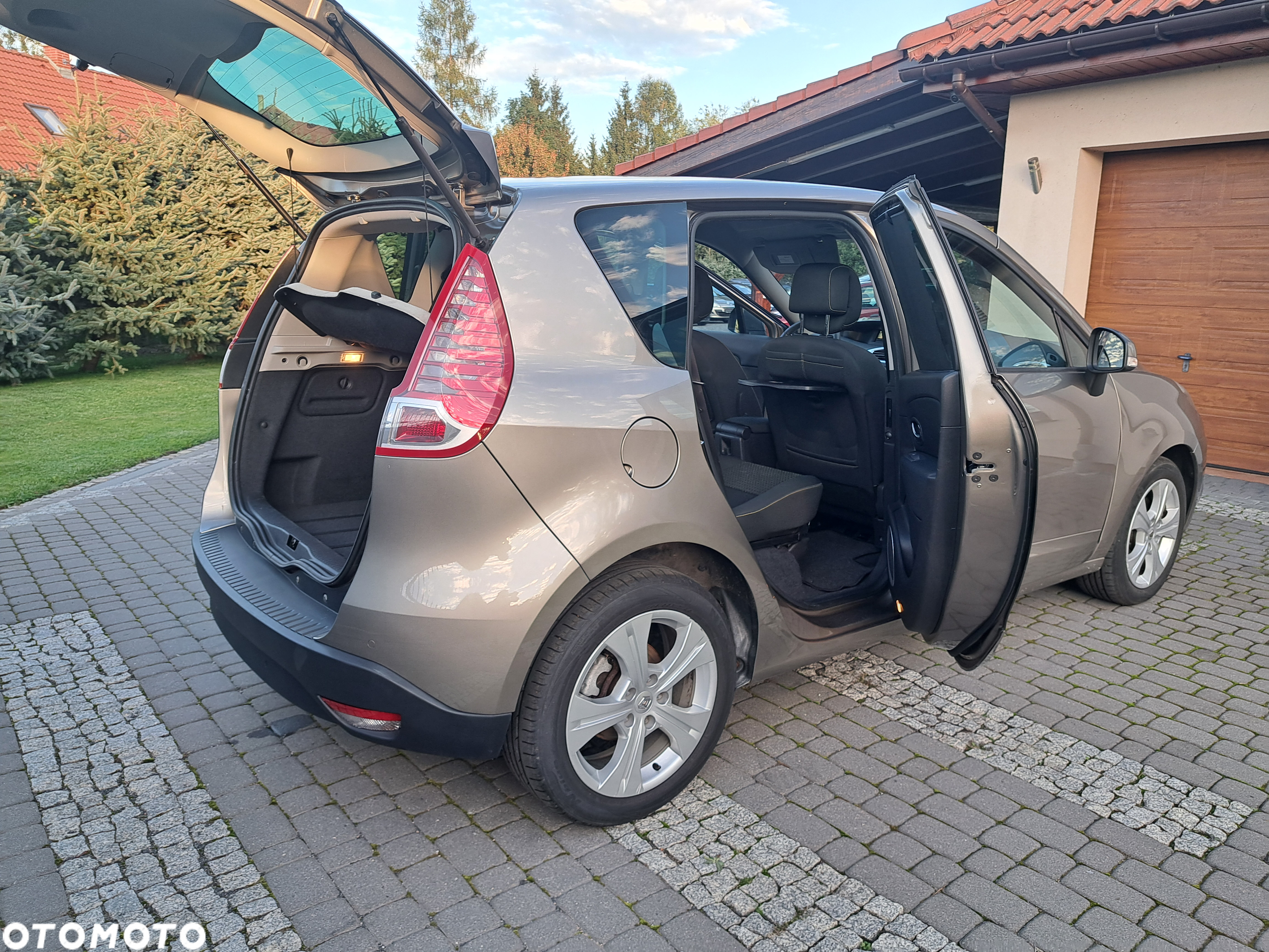 Renault Scenic 1.4 16V TCE TomTom Edition - 31