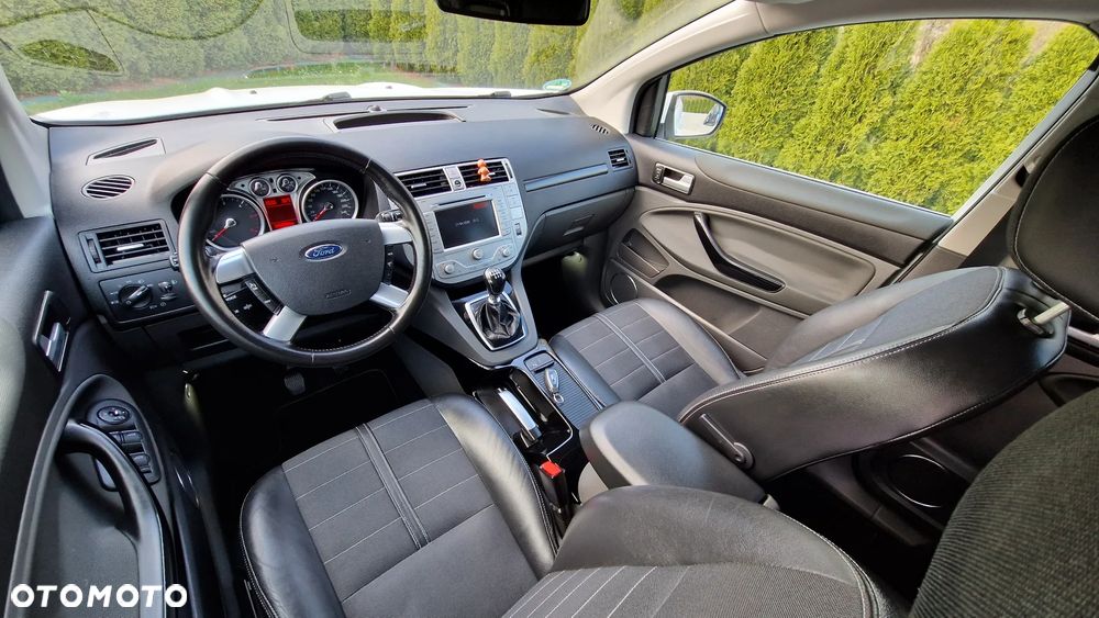 Ford Kuga 2.0 TDCi 4x4 Titanium - 31