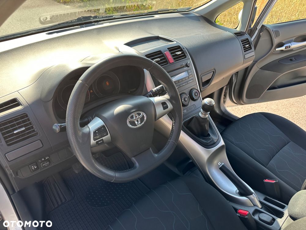 Toyota Auris 1.33 VVT-i Active - 31