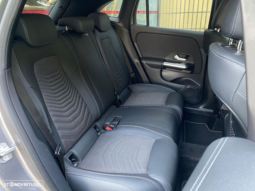 Mercedes-Benz GLA 200 Progressive - 12