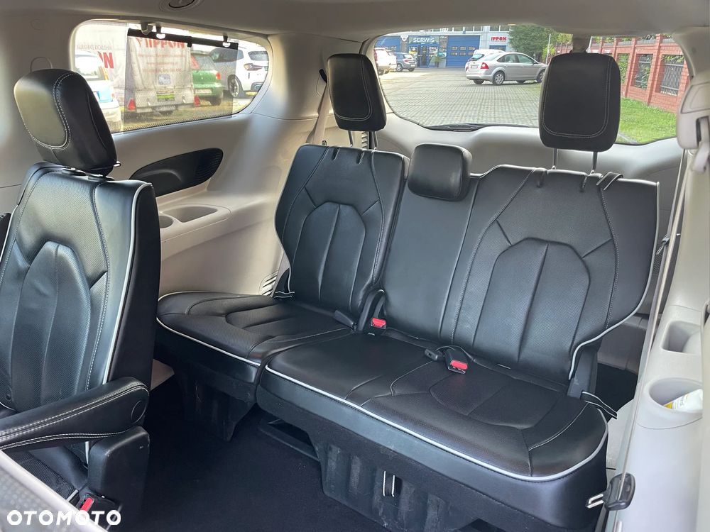 Chrysler Pacifica - 9