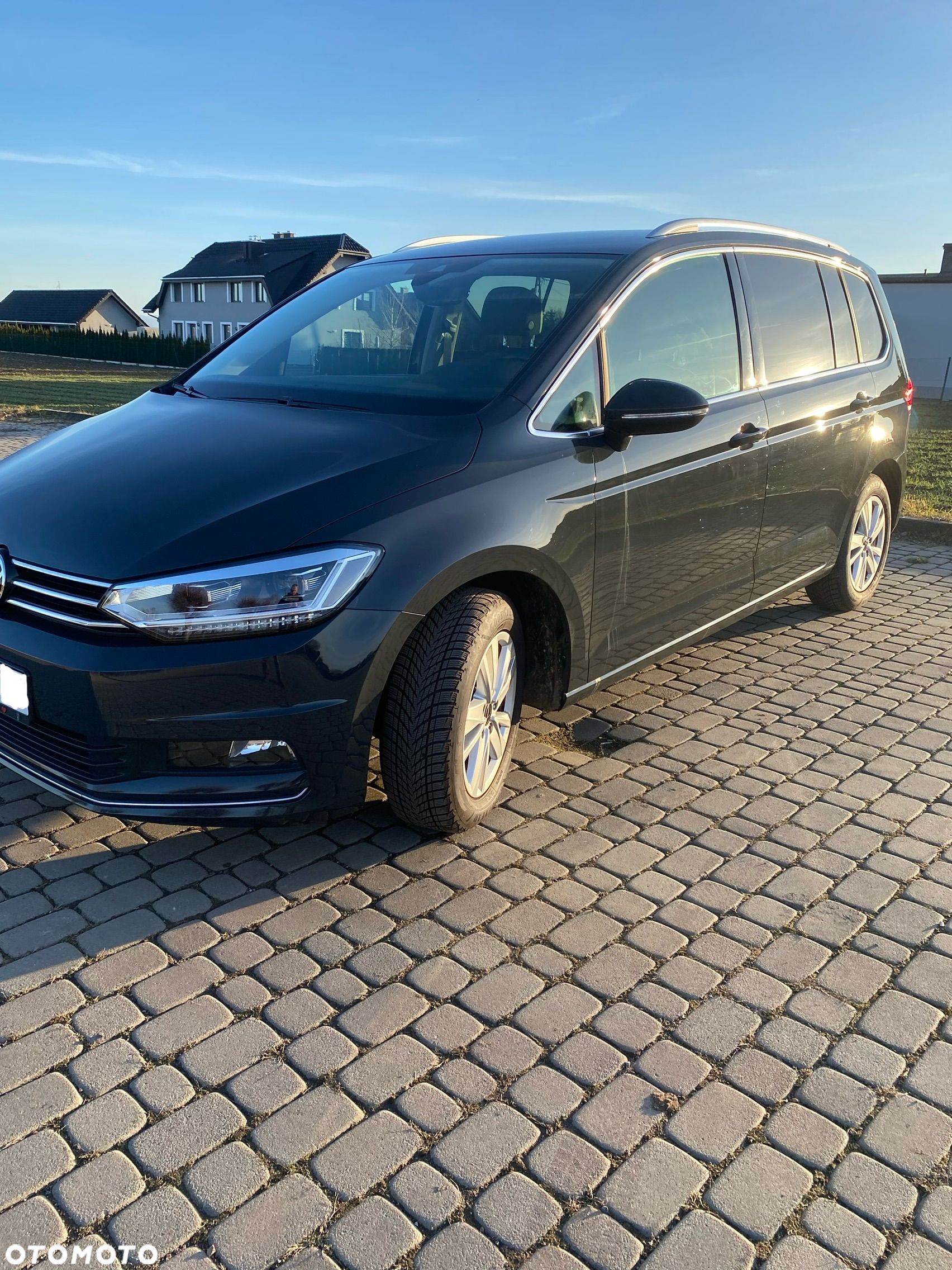 Volkswagen Touran - 1