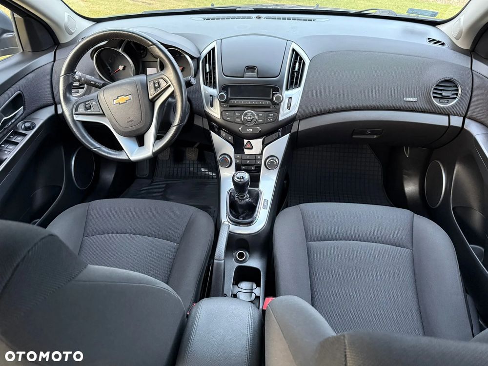 Chevrolet Cruze - 10