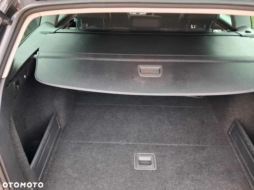 Volkswagen Passat 2.0 TDI Comfortline - 11