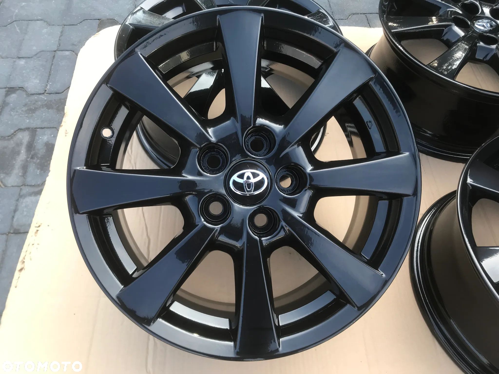 Felgi Toyota Auris Avensis Corolla Verso 7x17 5x114,3 ET45 - 1