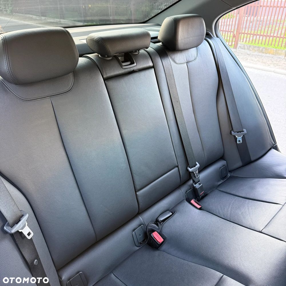 BMW Seria 3 320d xDrive - 18