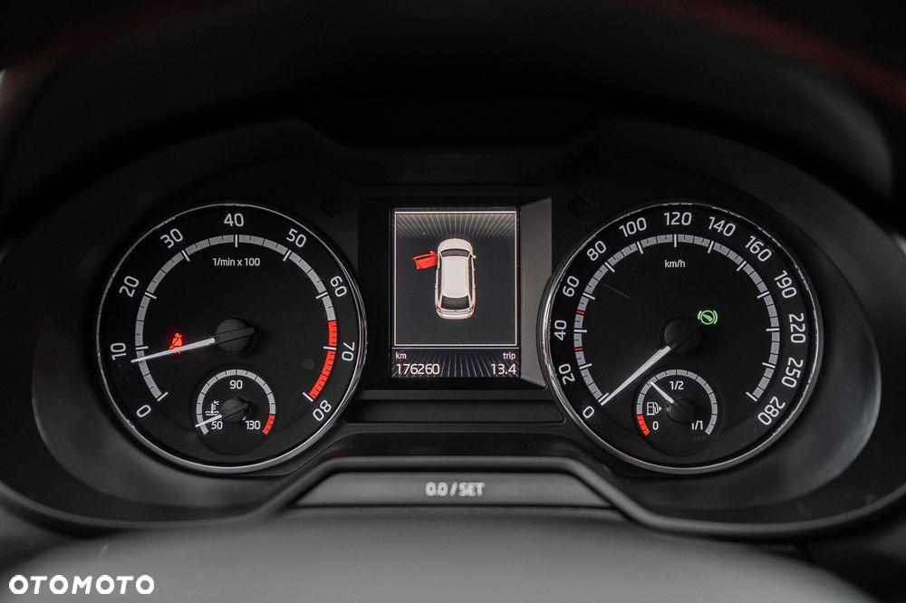 Skoda Octavia 2.0 TSI RS DSG - 18