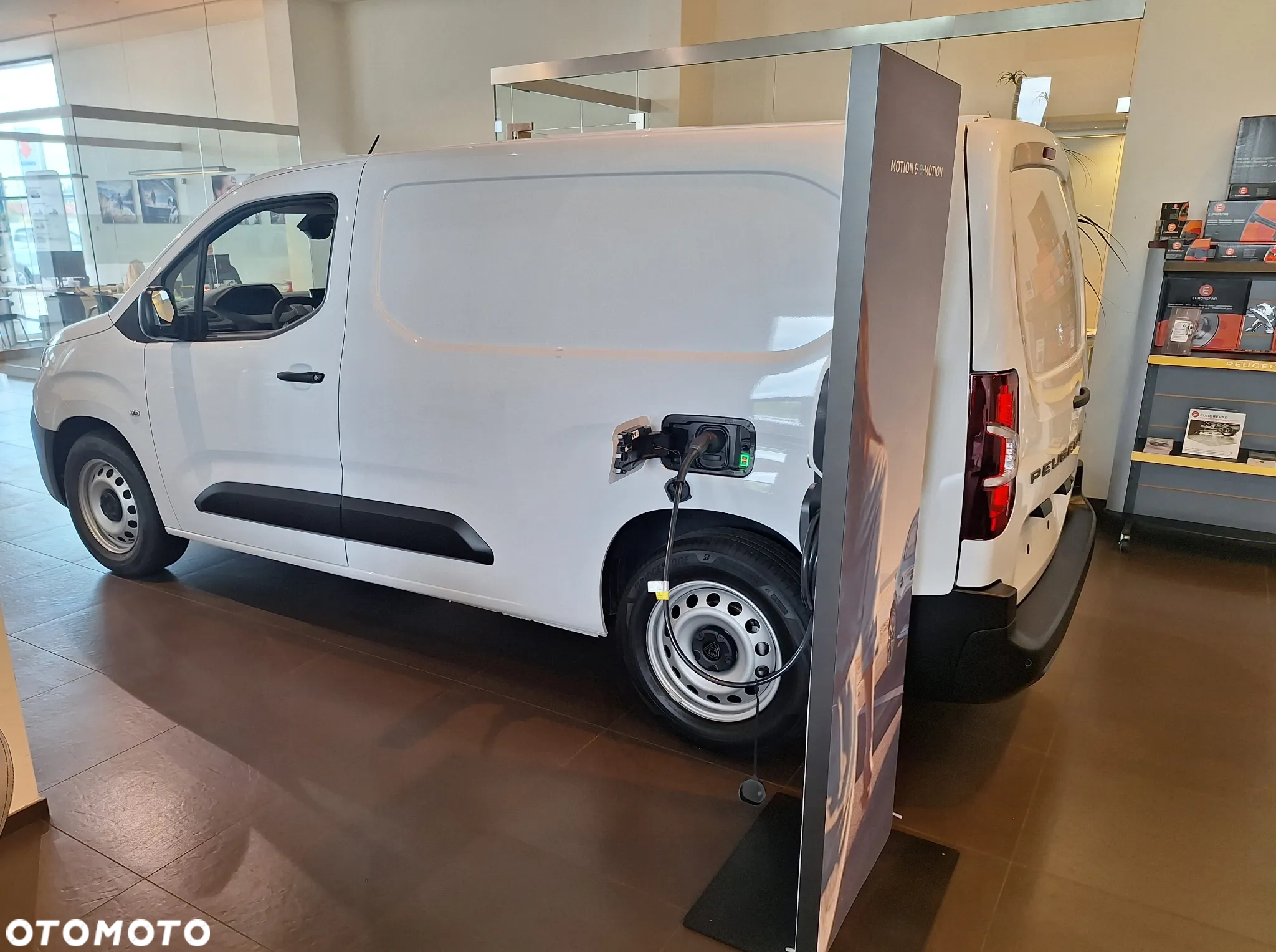 Peugeot Partner Furgon Long 750kg EV 136 KM. zasięg 330 km (akumulator 50 kWh) - 8