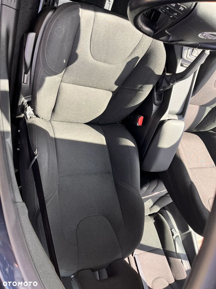 Volvo V40 D2 Momentum - 34