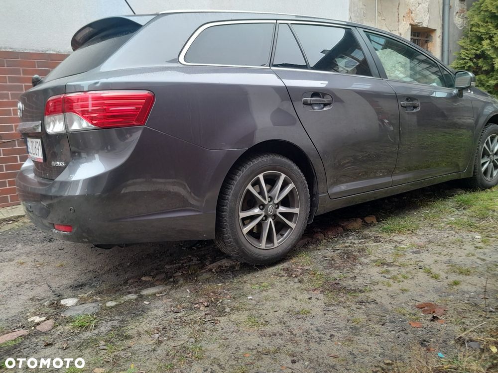 Toyota Avensis 1.8 Premium - 7