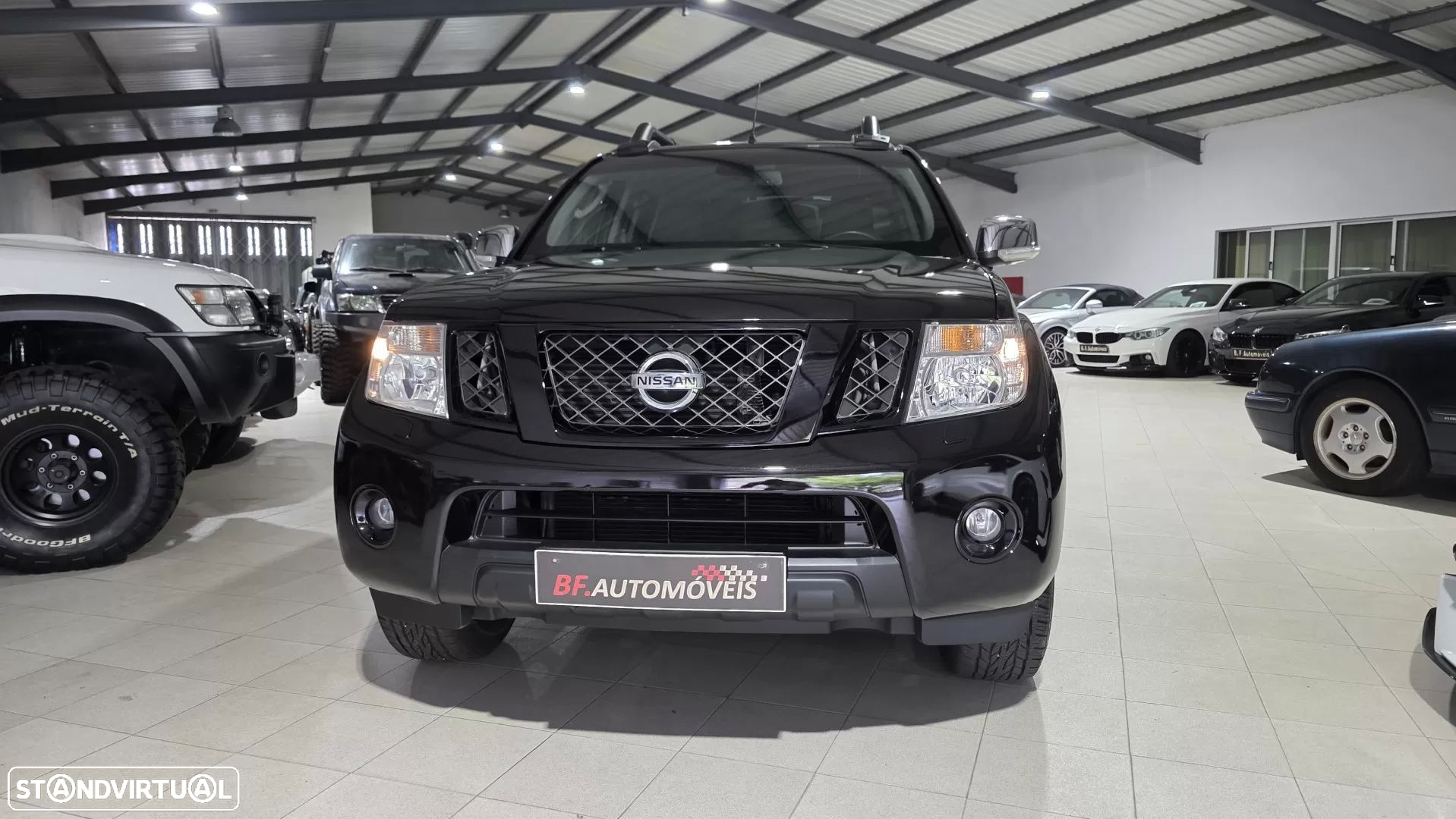 Nissan Navara 2.5 dCi CD LE Hi-Tech +P.Premium 4WD - 11