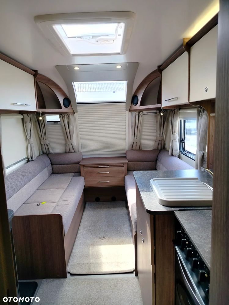 Bailey Phoenix 640 - 25