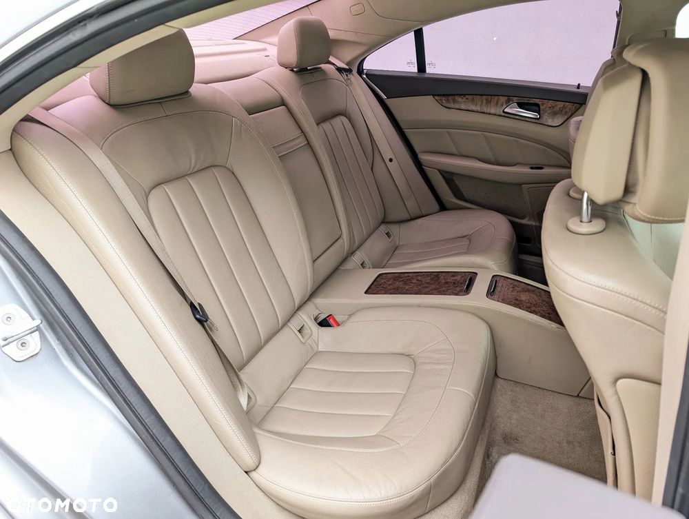 Mercedes-Benz CLS 350 CDI 4-Matic BlueEff - 8