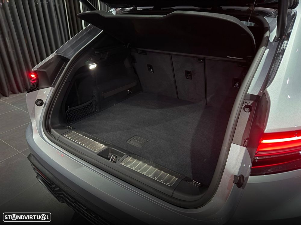 Porsche Macan Electric 4 - 50